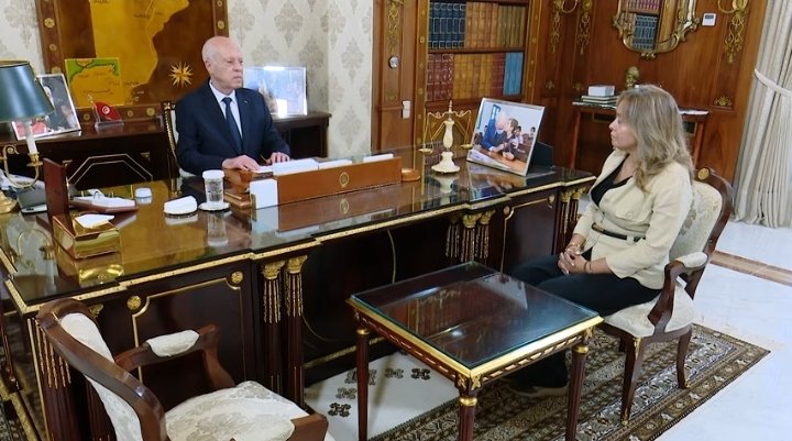 In a meeting with the Head of Tunisia National Television, K. Said expressed his "dissatisfaction" with the shows being aired and the news bulletin.
Even gave "Suggestions" as to what to Air and what not...
#Tunisia
#FreedomOfSpeech
#Free_Press