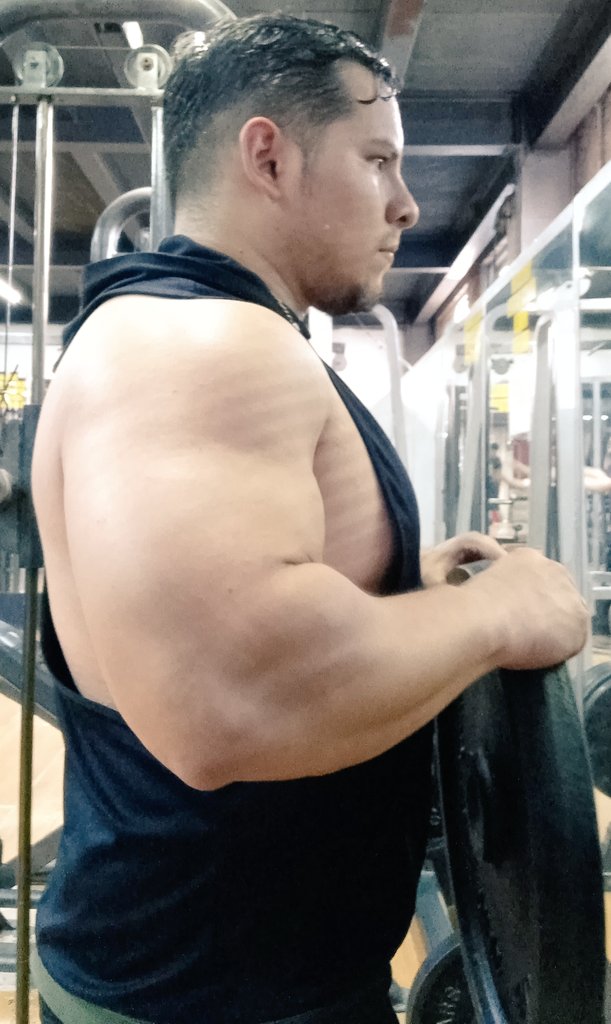 jo_DavZepBra's tweet photo. Le voy teniendo más fe a mis brazos 🙏
#musclegainer #muscle #muscled #massivemuscle #massthetics #doit #huge #BeastMode #bulk #bodybuilding #musclegrowth #growing #bigger #biggerisbetter #bugguns #arms #handsome https://t.co/O98ShUTNA0