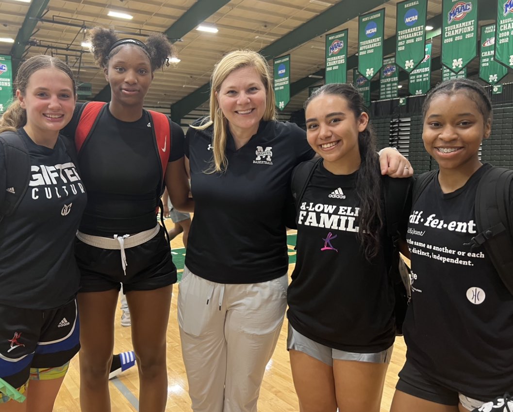 LayMahani tweet media