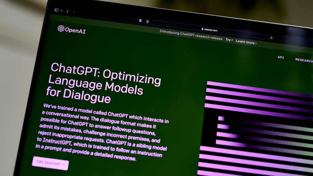 🎉 Exciting updates to #ChatGPT are here, but with a twist! 😲

 <a href="/OpenAI/">OpenAI</a>  has flexed the six pack, adding prompt examples 📝, suggested replies 🎮, default GPT-4 for Plus subscribers 💻, multiple file uploads 📂, persistent login 🔐, and keyboard shortcuts ⌨️ to make your