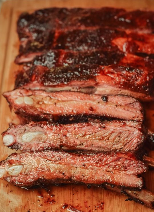 BigBoysBBQ_HTX's tweet photo. Flashback Friday to these 🔥 pork spare ribs. Used @KosmosQ SPG and Dirty Bird rubs, then glazed with some Raspberry Chipotle and Cherry Apple Habanero 😋 #KosmosQ #TeamKosmosQ #ItJustWins #BBQ #Ribs #PorkSpareribs #Tejano #TejanoMusic #RamHerrera https://t.co/lcf9PCg4Rj