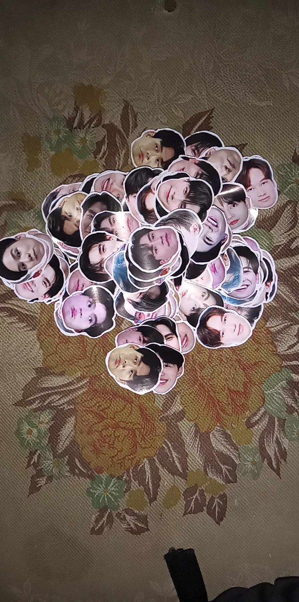 VEL_Nnattawin29's tweet photo. #MSPFMinMNL 

FREEBIES: Mini bubble head stickers, limited quantity.
 
Rtw lng po ung mechanic para makakuha. Para lang po Sana mas marami maka alam na may mga cute mini BH stickers na pamimigay po.

Follow me or Hindi okay lang po☺️ di Naman po need☺️ 

See u tomorrow po🤗❤️ https://t.co/Wj6K6SmlPe