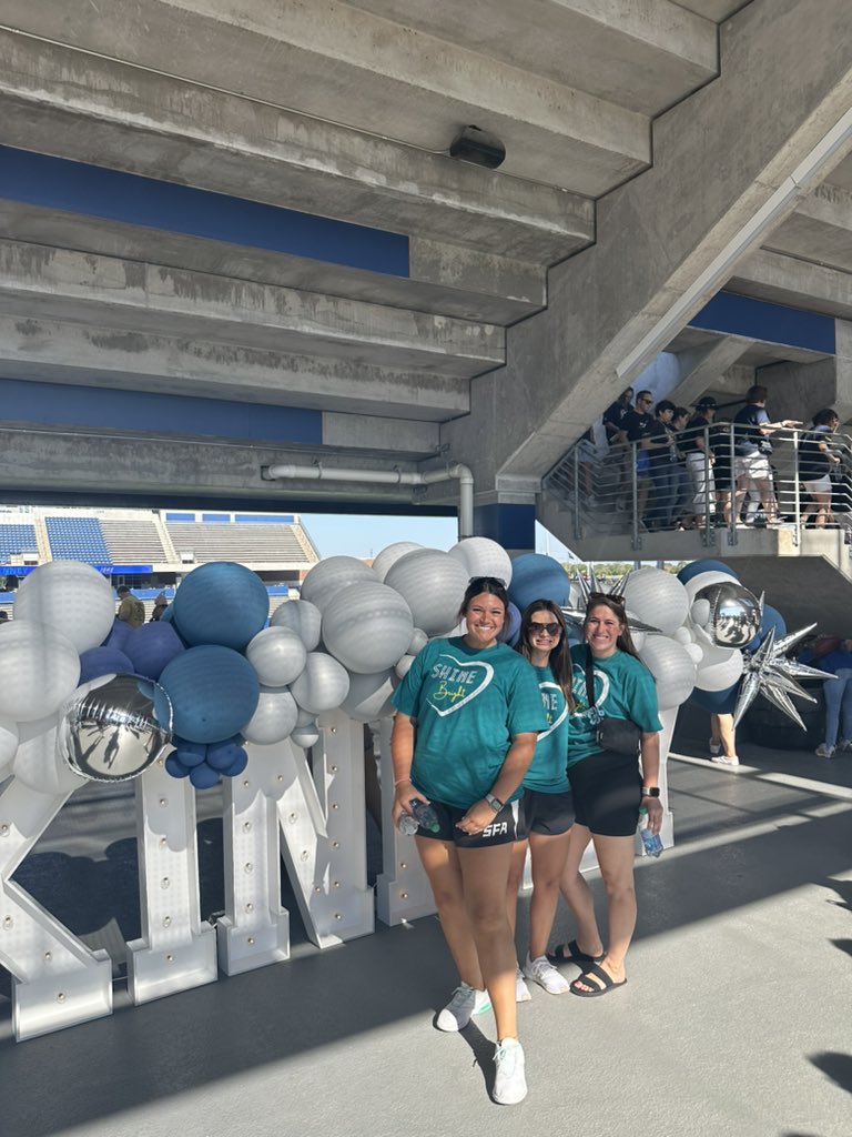 ✨Shining BRIGHT✨with my favorites! 
<a href="/kayleegrandage/">Kaylee Grandage Land</a> <a href="/MCannonMISD/">Ms.Cannon</a>