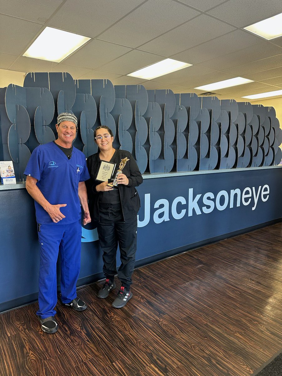 Our Employee of the Quarter is Yessenia Sanchez! Thank you for all your hard work and dedications to JacksonEye. You are truly an valuable asset to our team!

#employeeoftheyear #teammates #awesome #vision #ophthalmology #healthyvision #healthyeyes #eyehealth #eyecare