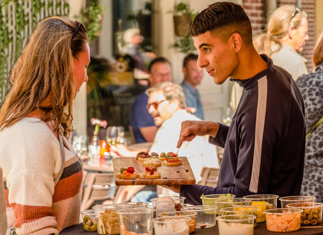 In #IJsselstein doen we alles met smaak; eten, drinken, feesten, shoppen en cultuur snuiven. Ontmoet smaakvol IJsselstein! Check 6x ideeën voor een smaakvol bezoek aan IJsselstein 😋 (mailchi.mp)