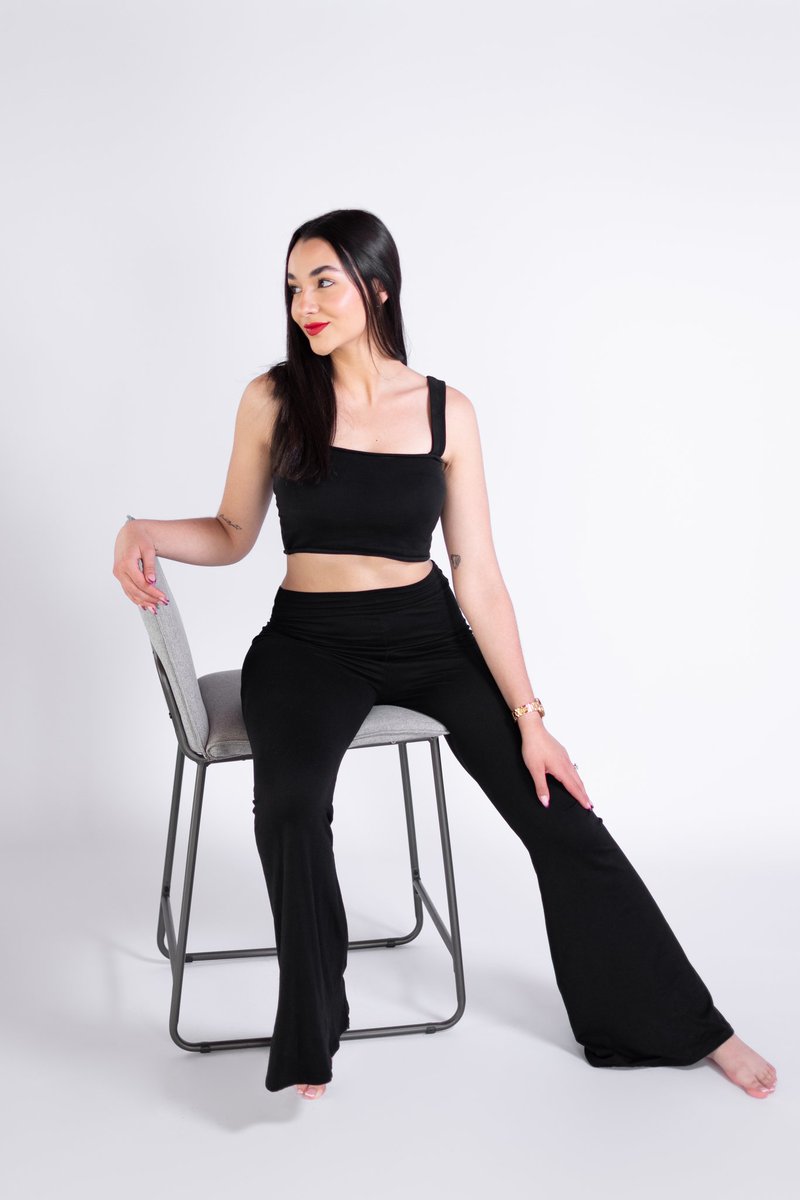 hellen8309's tweet image. La sesión de fotos que me hice para mis 20's es todo lo que está bien cuando pienso en mis hijos diciendo "Vea esta era mi mamá a los 20"