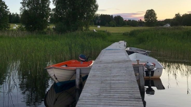 moodyonmoon's tweet photo. Living by the lake https://t.co/tqgRaJI8kj