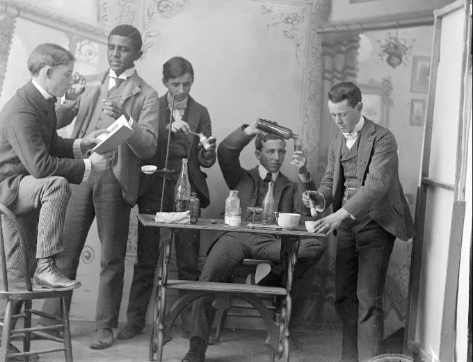 Spiceland Academy students perform a chemistry experiment. Spiceland, Indiana, 1900.

#ArchivesScience
#ArchivesHashtagParty
(Cephas Huddleston, Indiana Historical Society)