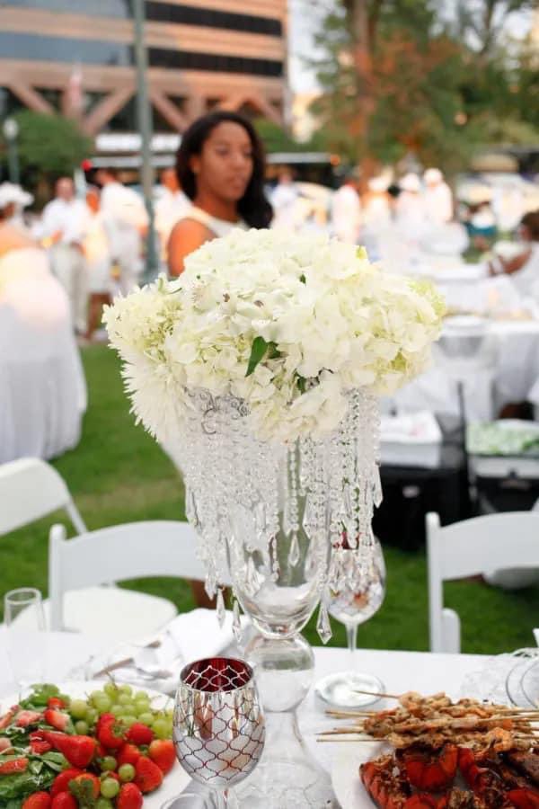 dinerenblancli's tweet photo. 🍽️Table Talk: Here is a checklist for your #DEBLI2023 table essentials!

🤍White Tote or basket
🤍Dinner Plates (white)
🤍Salad Plates (white)
🤍Dinner Forks, Knives, Spoons
🤍Stemmed Water Glasses
🤍Stemmed Wine Glasses 
🤍White Linen Napkins 
🤍White Table Linen
🤍Wine Opener https://t.co/UUvomlUw7B