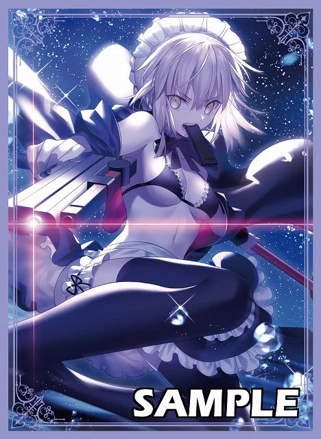 【夏コミ/BOOTH 新作発表③】 「水着オルタ」スリーブと光るプレイマットです! スリーブは枠部分がメタリックな仕様に、 プレイマットは内枠と文字部分が同様の仕様となっております!