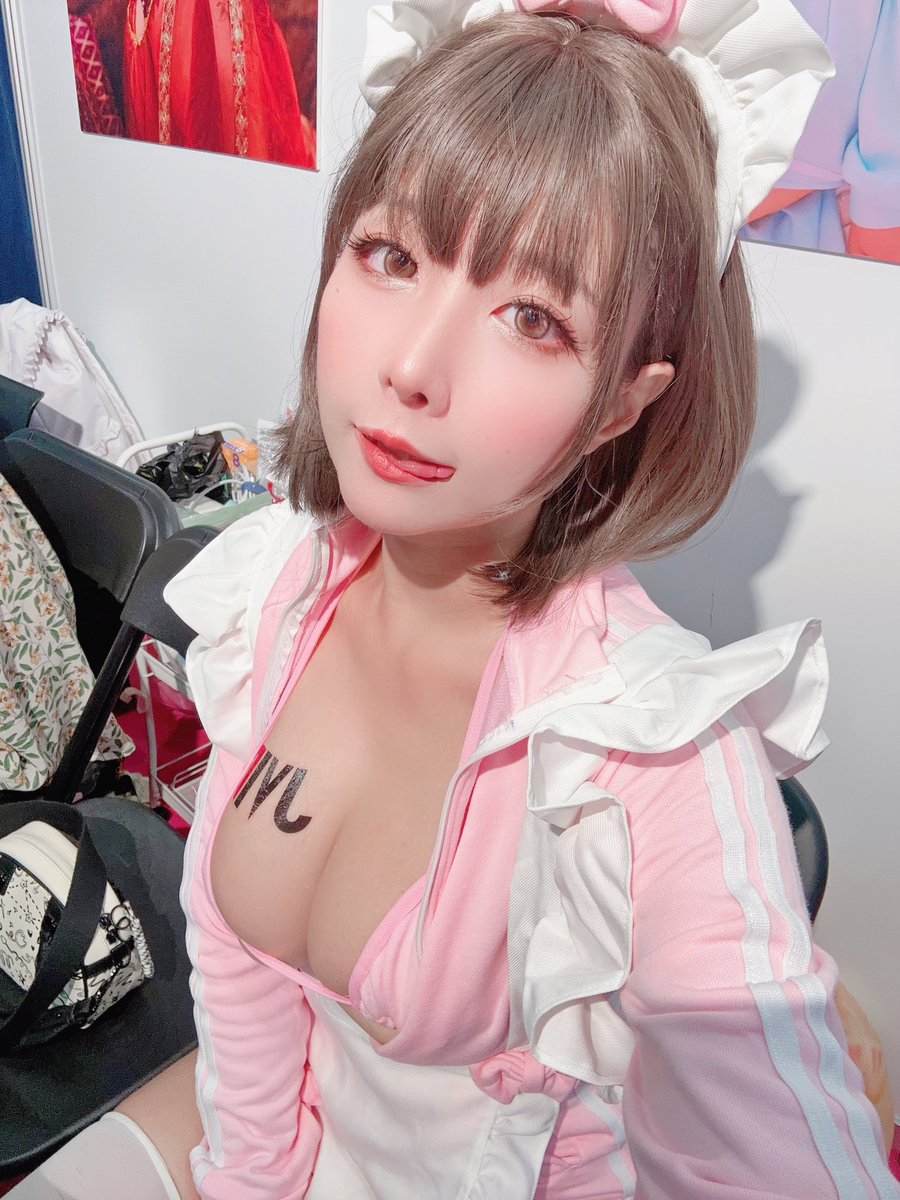明後天也會在TRE的JVID攤位B5💕 https://t.co/51mvck3GyO