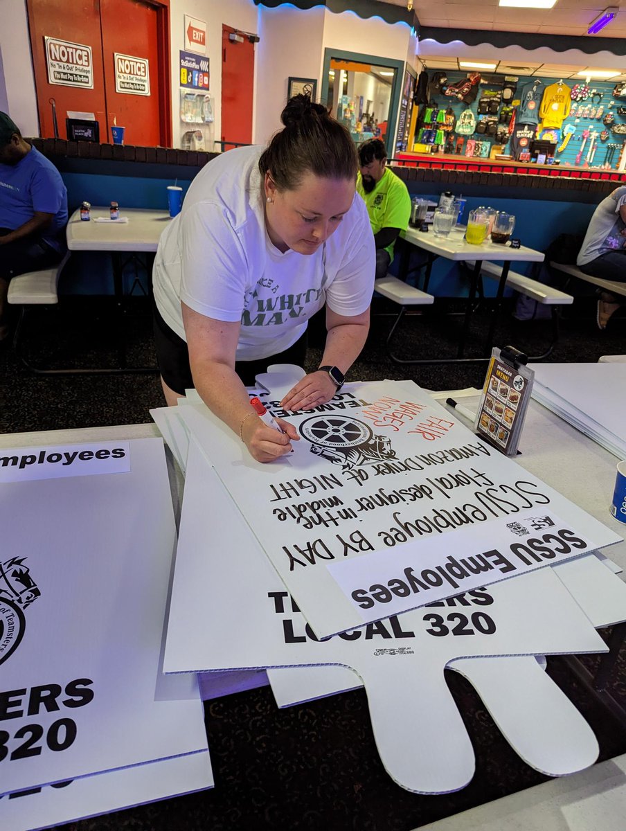 MSUAASF's tweet image. St. Cloud State ASF members had a fantastic time at the Picket Sign Making Party! They're gearing up for an informational picket next Tuesday from noon to 1 p.m. at the corner of 5th Ave. S. and Division Street. 🗣️🌟 All are welcome! Sign the petition at asfrising.com.