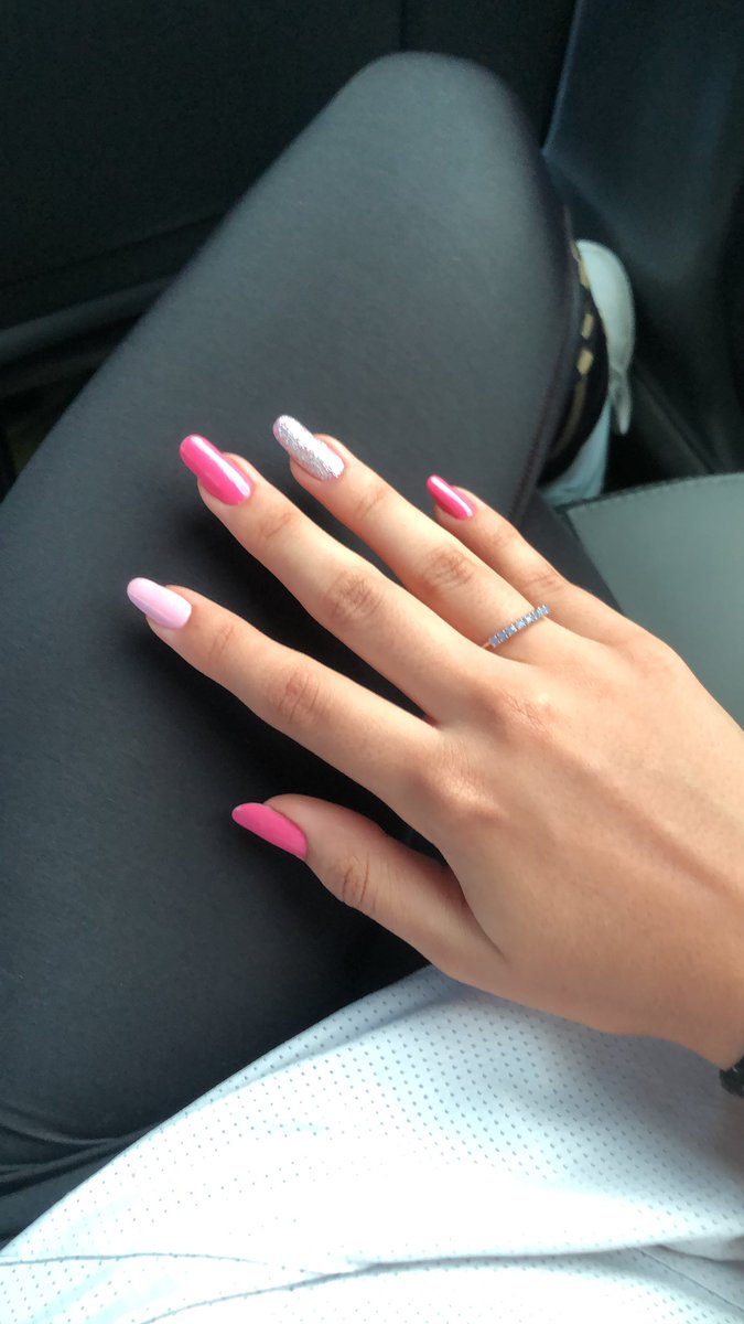 jhenylob's tweet photo. te amo unhas feitas 🩷🩷🧿🧿 https://t.co/RbmJMXObLk