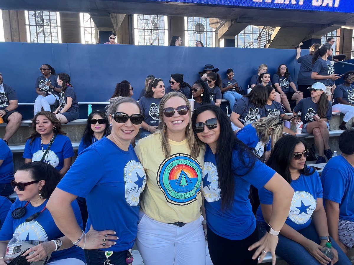 Miss my Caldwell friends! Two of my very best friends in education. Have a great school year <a href="/mrsmichelena/">Liz Michelena M.S. M.Ed.</a> and <a href="/EdithGLo_/">Edith Lopez</a> #wearemckinney