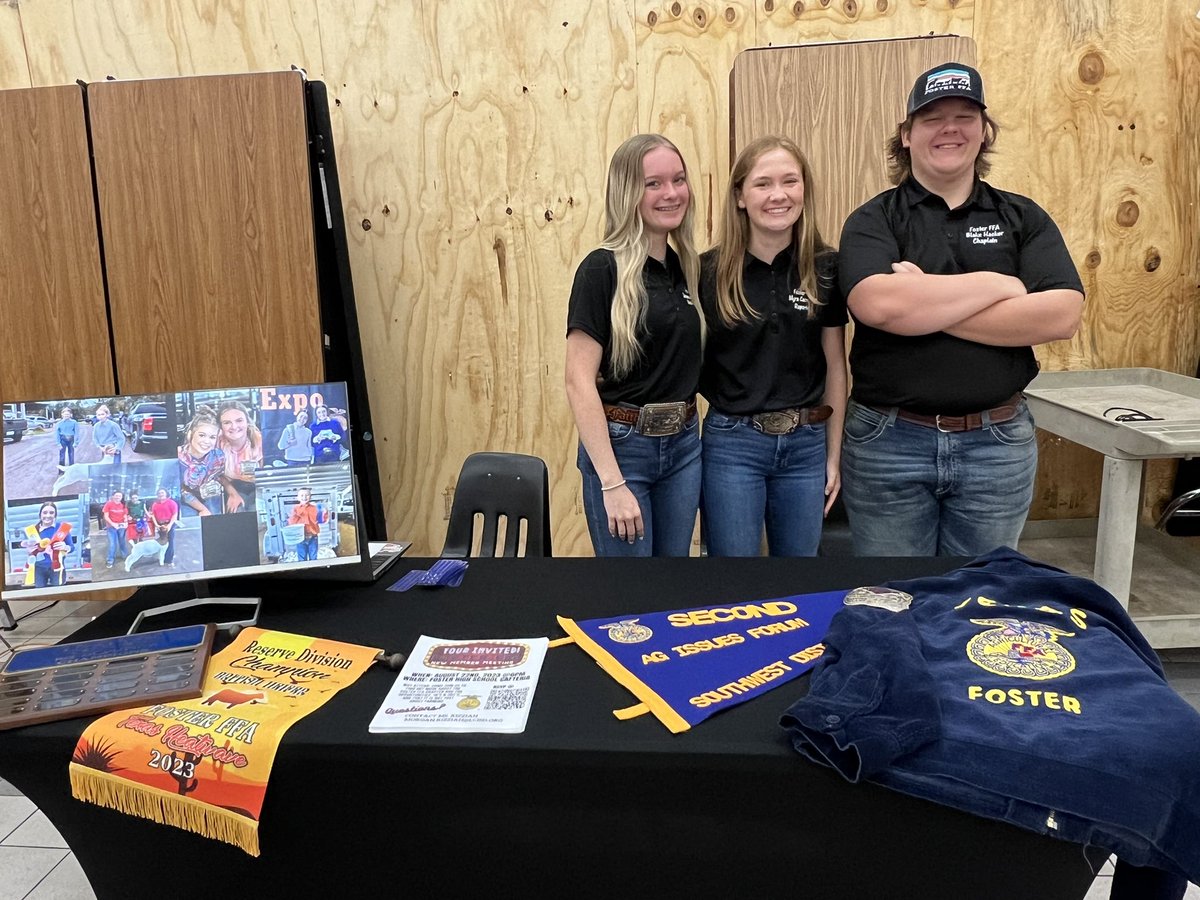 TheFosterFFA1's tweet photo. Officers representing the chapter at Falcon Fly In 2023! Ready to meet the class of 2027. @FosterHSNews @LamarCISDCTE https://t.co/vwtMXL6jD7