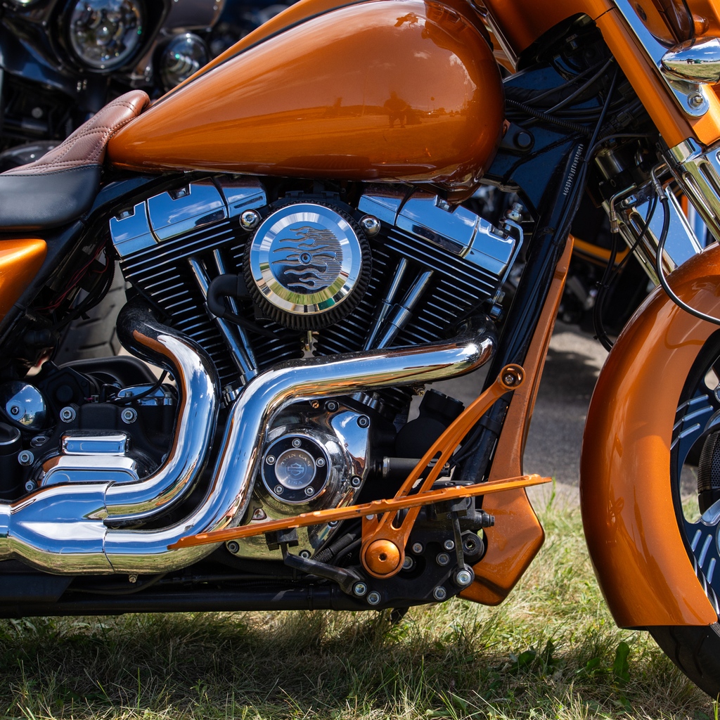 twinpower1982's tweet photo. lovin' all these V-twin motorcycles we're already seeing at Sturgis. ready to kick off Day 2! come see us at J&amp;P Cycles between 6th and 7th on Lazelle St. #americanmade #twinpower #fitslikeitshould #sturgis #sturgis2023 #harleydavidson https://t.co/2iJbV0Sukj