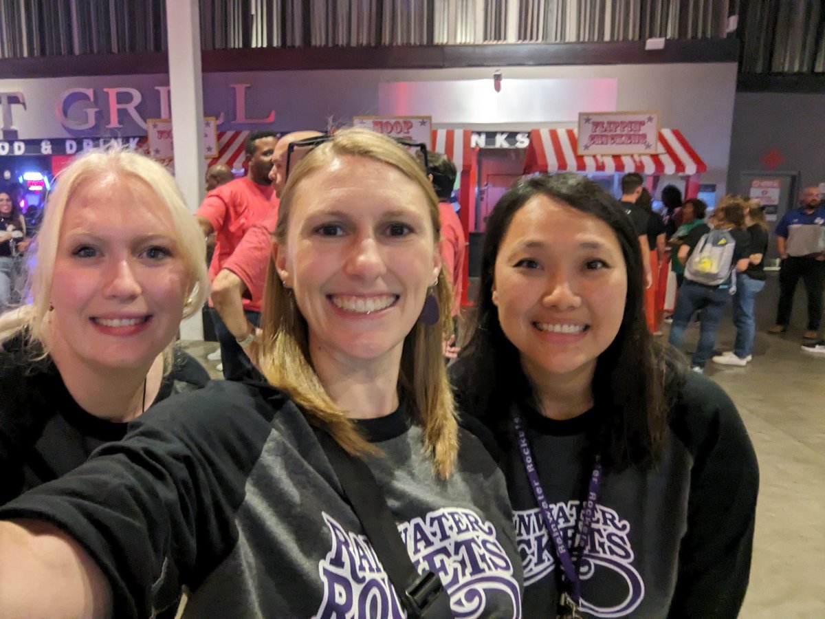 itsmsowen's tweet photo. @CFBRainwater kinder teachers are ready for an amazing year!! #Convocation #RocketLoudRocketProud @CFBISD @nicgreenleaf https://t.co/xRpkthXqKI