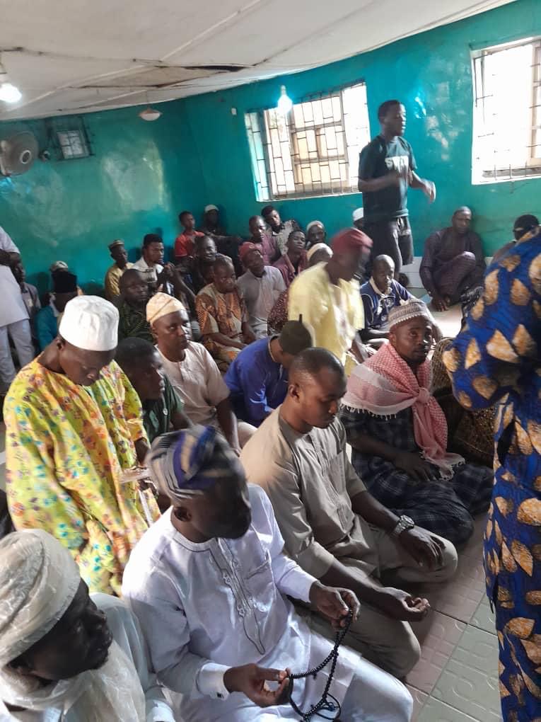 project_enhance's tweet photo. PLAN Foundation’s Ms Leye Oginni and Ward 4, Ibadan Southwest LGA Chairman Moshood Abiodun, speaking with women and men at the Global Fund supported community outreach on #GBV and #SRHR held today during Jumaat Service at Ile Oloya, Bode, Ibadan, Nigeria.
⁦@amplifyfund⁩ https://t.co/2WQdmhfUPb