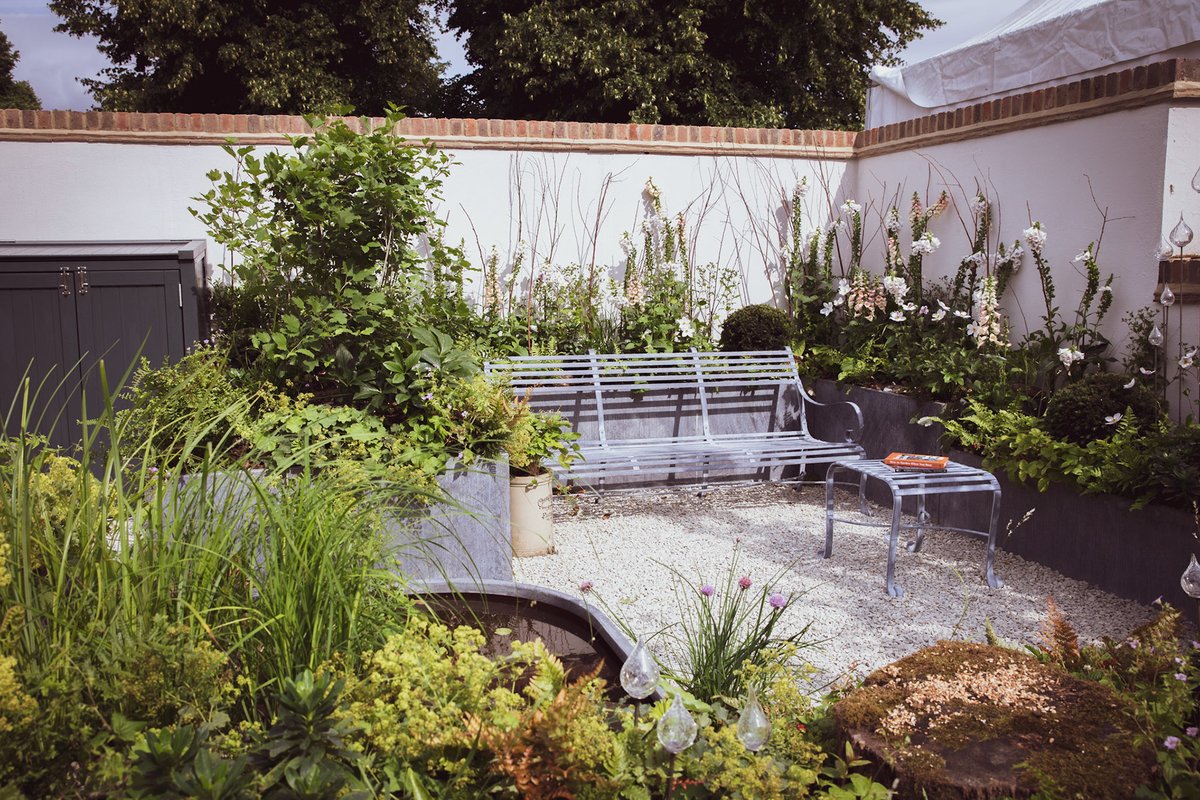 Congratulations to KCS singer <a href="/zoeclaymore/">🌱Zoe Claymore</a> on her success at #RHSHamptonCourt where she won an <a href="/The_RHS/">The RHS</a> Gold Medal for her garden design, plus 'Best in Category' and the 'People's Choice' for the Get Started Gardens.  See zoeclaymore.com  Photos: annabellemay.myportfolio.com