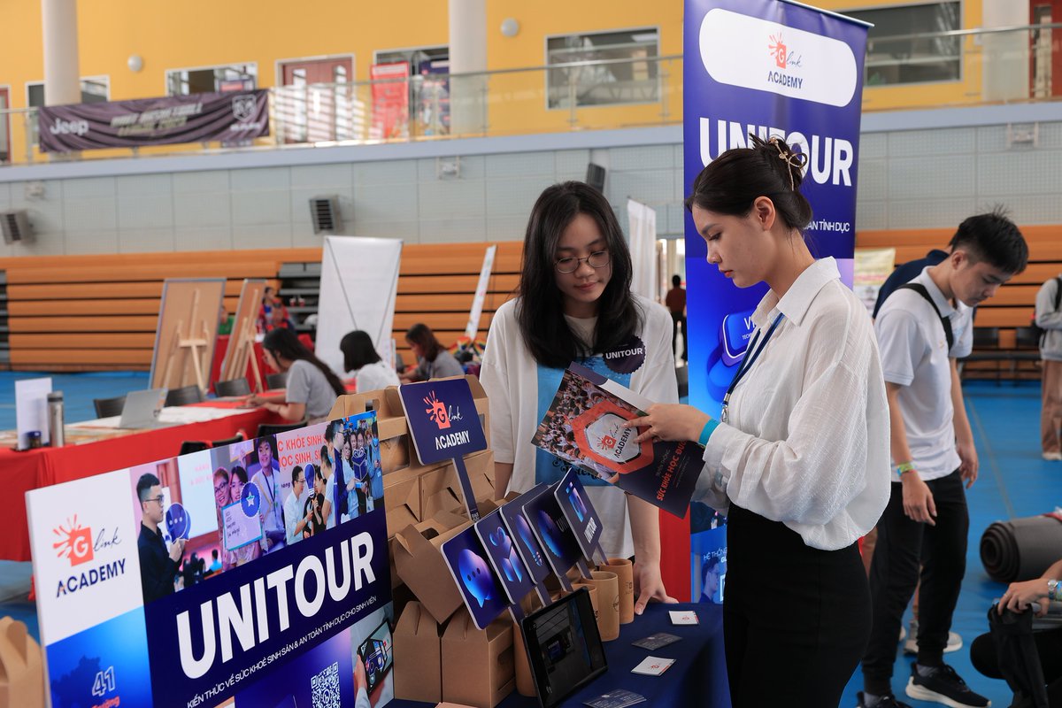 Glink Academy cùng Glink Hà Nội trong 'tour sinh viên' tại Wellbeing Fair 2023 tại Đại học RMIT Việt Nam khu vực Tp.HCM và Hà Nội.

#GlinkAcademy #Unitour #SexualHealthEducation