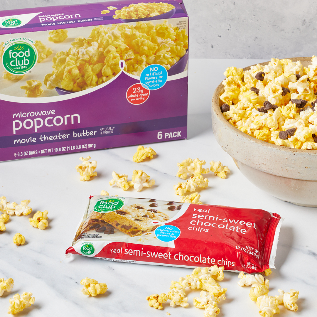 Make this popcorn combo a new family favorite at your next movie night! 🍿 🍫 ❤️ What is your favorite thing to add to popcorn?