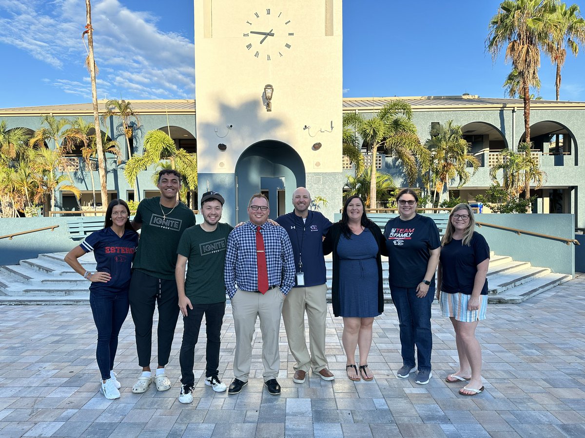 EsteroHS's tweet image. Off to a great start on this beautiful Friday morning! Big THANK YOU to Summit Church for visiting us this morning &amp;amp; dropping off school supplies, apparel items, backpacks &amp;amp; so much more. Gateful for treating our staff to a fabulous breakfast! @SummitSWFL #communityconnection 🐾