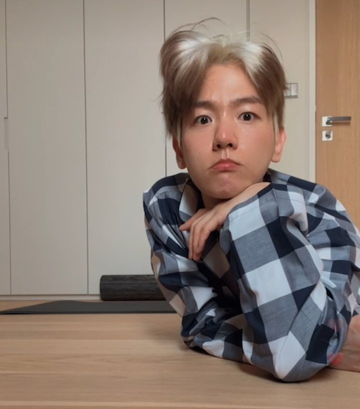 cutesoo94's tweet photo. چند سالتون بود اکسوال شدین

EXO-L ALWAYS WITH EXO
#9YearsWithEXOLove
#HappyEXOLDay
#L1485ForEternity 
@weareoneEXO https://t.co/JpVyCuMy8z