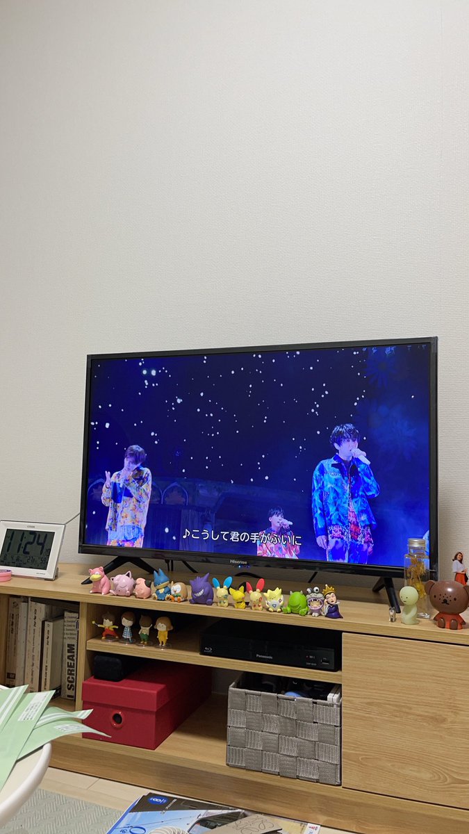 tmyu__'s tweet photo. 10周年のライブみてるけどさ、この時にはもう話し合いしてたんかなって悲しくなる
また会う約束があるっていいよ��ってみっくんが言ったのに悲しい https://t.co/y8b3SGSJIe