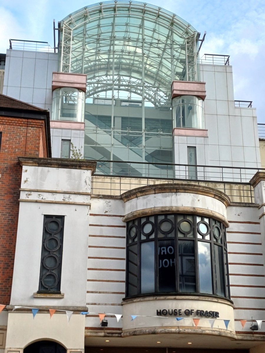 GuildfordGuides's tweet photo. On our guided walks its always fascinating to look up! Join us this weekend for #GuildfordStory or #HiddenGuildford https://t.co/eiw2FLVeCY https://t.co/V3TZBHNLGv