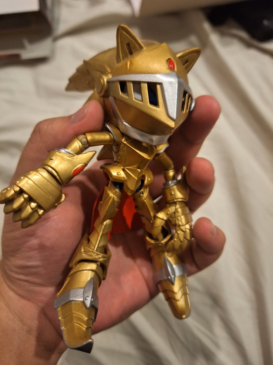 Got this jazwares Excalibur Sonic figure for 7 USD!! Unfortunately it did  not come with the sword, but it did came with the removable visor so that's  good! #SonicTheHedgehog #SonicAndTheBlackKnight, image size:900x1200