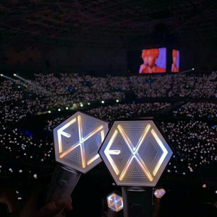 I'M EXOL TODAY, TOMORROW,  ALWAYS AND FOREVER ♡

EXO-L ALWAYS WITH EXO
#9YearsWithEXOLove
#HappyEXOLDay #EXOLpromiseEXO
#L1485ForEternity <a href="/weareoneEXO/">EXO</a>