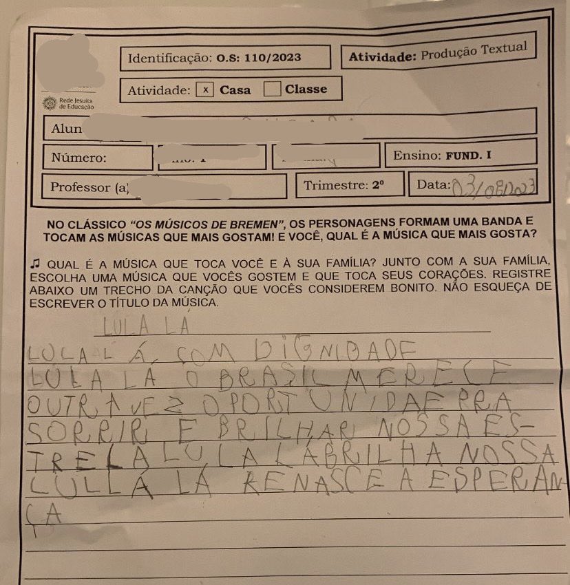 NOTA 10! Criança de 6 anos viraliza com resposta na escola. A pergunta era: "Qual é a música que toca você e sua família? Que música toca seus corações?"

Resposta: "Lula-la, com dignidade... 🎶"

Via <a href="/Metropoles/">Metrópoles</a>