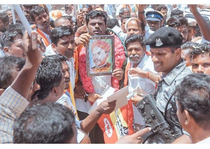 euEWhRQpehhqUJ3's tweet photo. 42 உட்பிர���வு வேளாளருக்கும் #வேளாளர் எனும் பெயரில் பழையபடி அரசாணை வேண்டும்...

 தேவேந்திரகுலவேளாளர் என்ற அரசாணையை ரத்து செய்ய வேண்டும் 
#TakeBackDKV 
@annamalai_k @BJP4TamilNadu @narendramodi @nsitharaman @AmitShah @AmitShahOffice https://t.co/1dbwnSZcW1