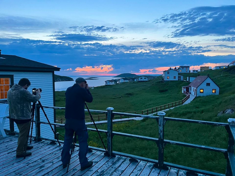 BattleHarbour's tweet photo. Photographers just love this place! Not hard to see why. #newfoundlandandlabrador #newfoundland #icebergalley #BattleHarbour #staycationNL #explorenlr #explorecanada #cbcnl #NTVNews #expedition51 #labrador #meteorologisteddiesheer https://t.co/shkPVIxyHV