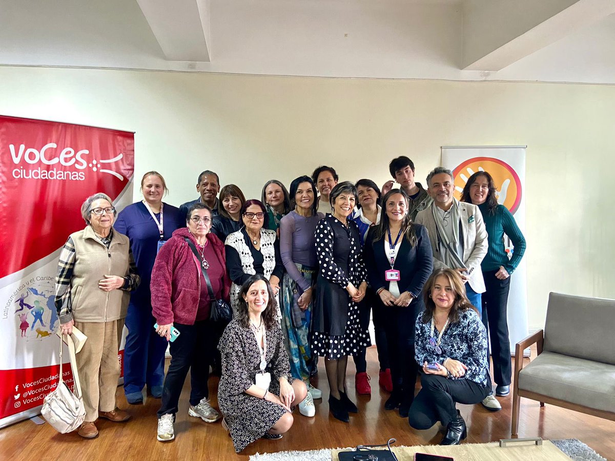 VocesCiudadana2's tweet photo. 🏥 Exitoso encuentro en @HCalvoMackenna de "Salud Integral y Vacunación en Niñ@s, Adolescentes y Grupos de Riesgo". @ValenzuelaMTere y enfermera Leslie Soto, ref. en VE, compartieron su experiencia sobre el valor de las vacunas https://t.co/AzGCaZH6MT