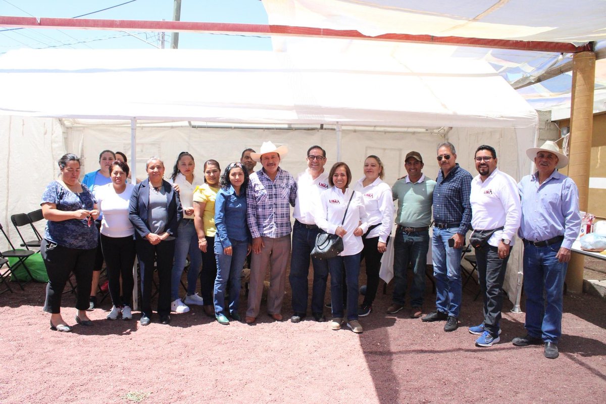 joseluis_lima's tweet photo. Amigas y amigos del Huixmi me invitaron a platicar sobre el abandono tan importante que han sufrido desde hace muchos años. Lo más importante es que no bajan los brazos y siguen buscando los conductos adecuados para poder generar beneficios para las y los vecinos. 

#JoseLuisLima https://t.co/m1PyjJ84tO