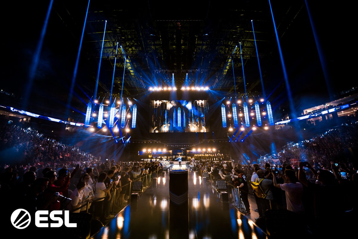 ESLCS's tweet image. This photo needs no caption.

Welcome to the Cathedral of Counter-Strike.

#IEM