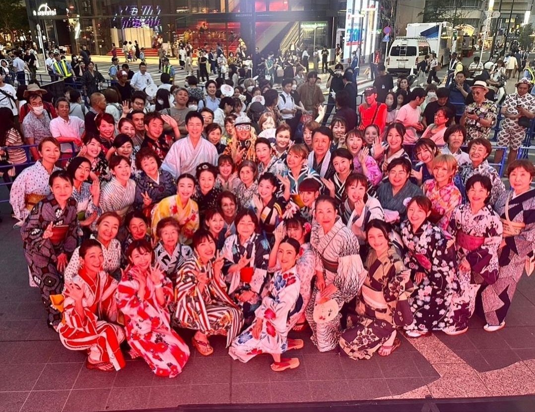 DJKOO_official's tweet photo. #hareza池袋 『Harezaの日 3rd Anniversary SUMMER FESTIVAL 2023』
アニソン盆踊り！！

郷ひろみさんとの Mステスペシャルコラボ
超最高に爆アガり！！
スーパースター郷さんが池袋の街をひとつに！！

BON DANCEで日本を元気にする盛り上げ活動を一緒にやってる #鳳蝶美成 先生
そして #日本盆踊り協会 の皆さん
今日も最高 DO DANCE！！

 #Mステ
 #郷ひろみ
 #盆踊り
 #アニソン
 #盆女
 #DJKOO