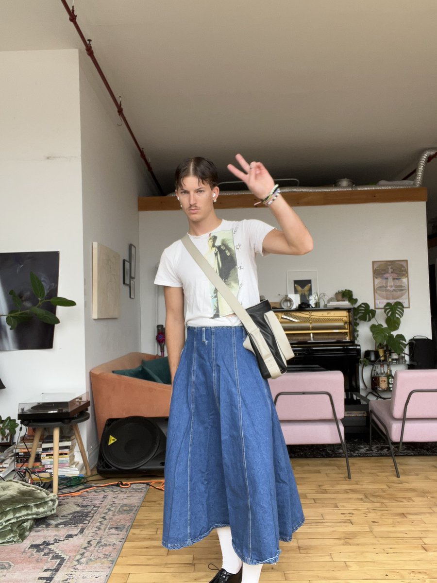 gusdapperton's tweet image. tour soon [o]