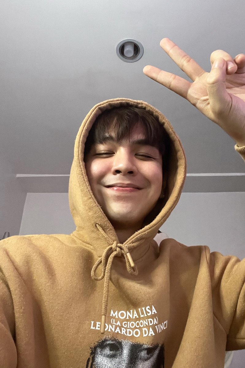 VMiguelG's tweet photo. Hoodie Stream at @PartisiansNFT! 🌧

Will be playing Axie Classic while playing your song requests! Let’s vibe!

Midnight Parti it is 🎉

https://t.co/olafEobh2W https://t.co/y629TABlXU