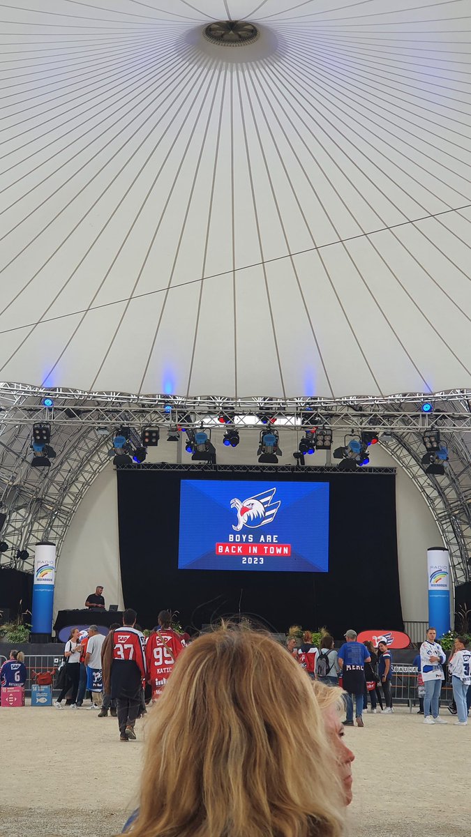 CmodulBaresi's tweet photo. 💙🤍❤#babit #buga #Mannheim https://t.co/zJpgRGgAjC