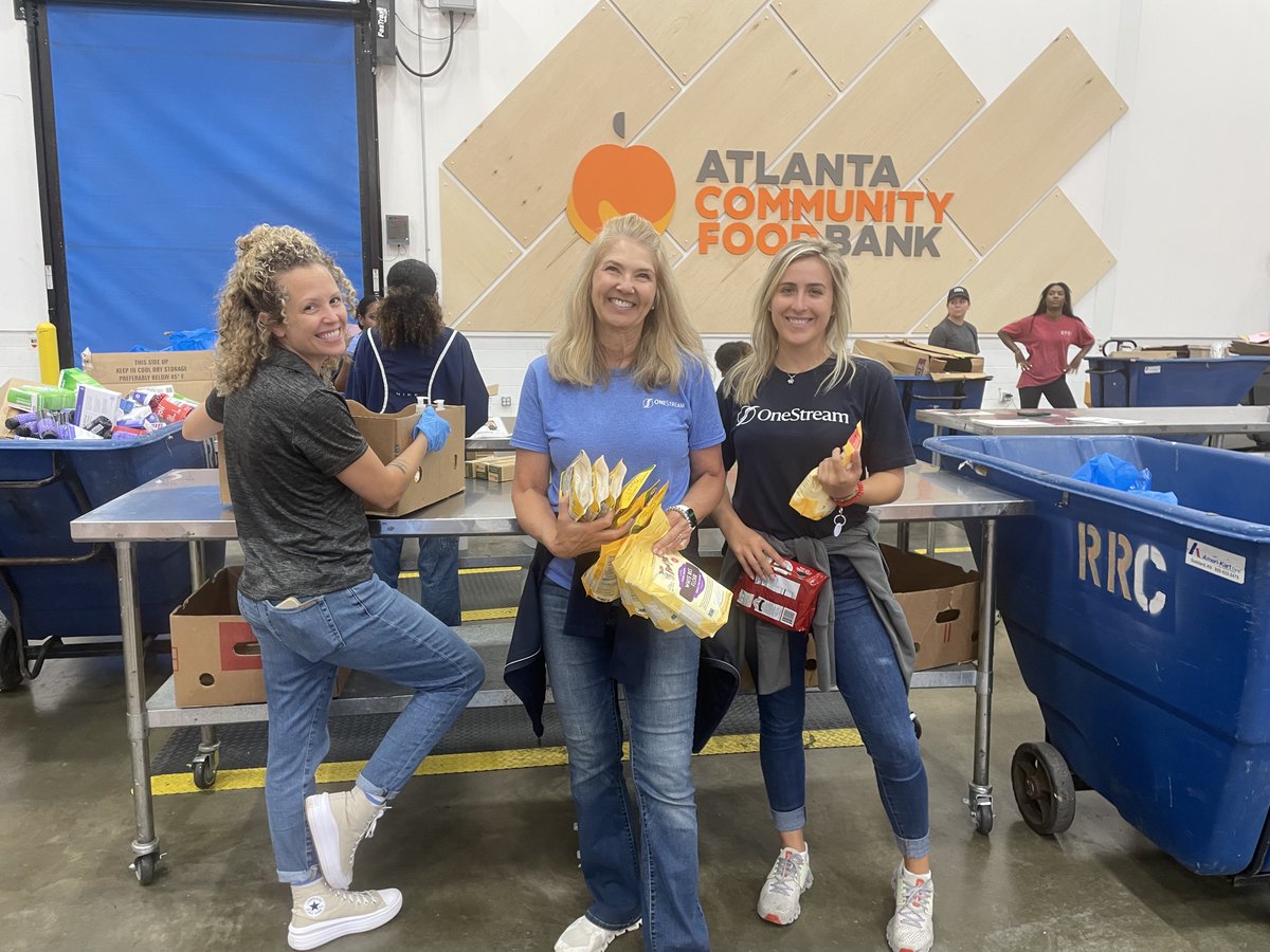 OneStream_Soft's tweet photo. This July, our amazing employees visited the Atlanta Community Food Bank (@ACFB).
Their collective group sorted over 6000 pounds of food, providing over 5000 meals. Go #TeamOneStream; you crushed it! #Culture #Community https://t.co/oWWxTh7I8K