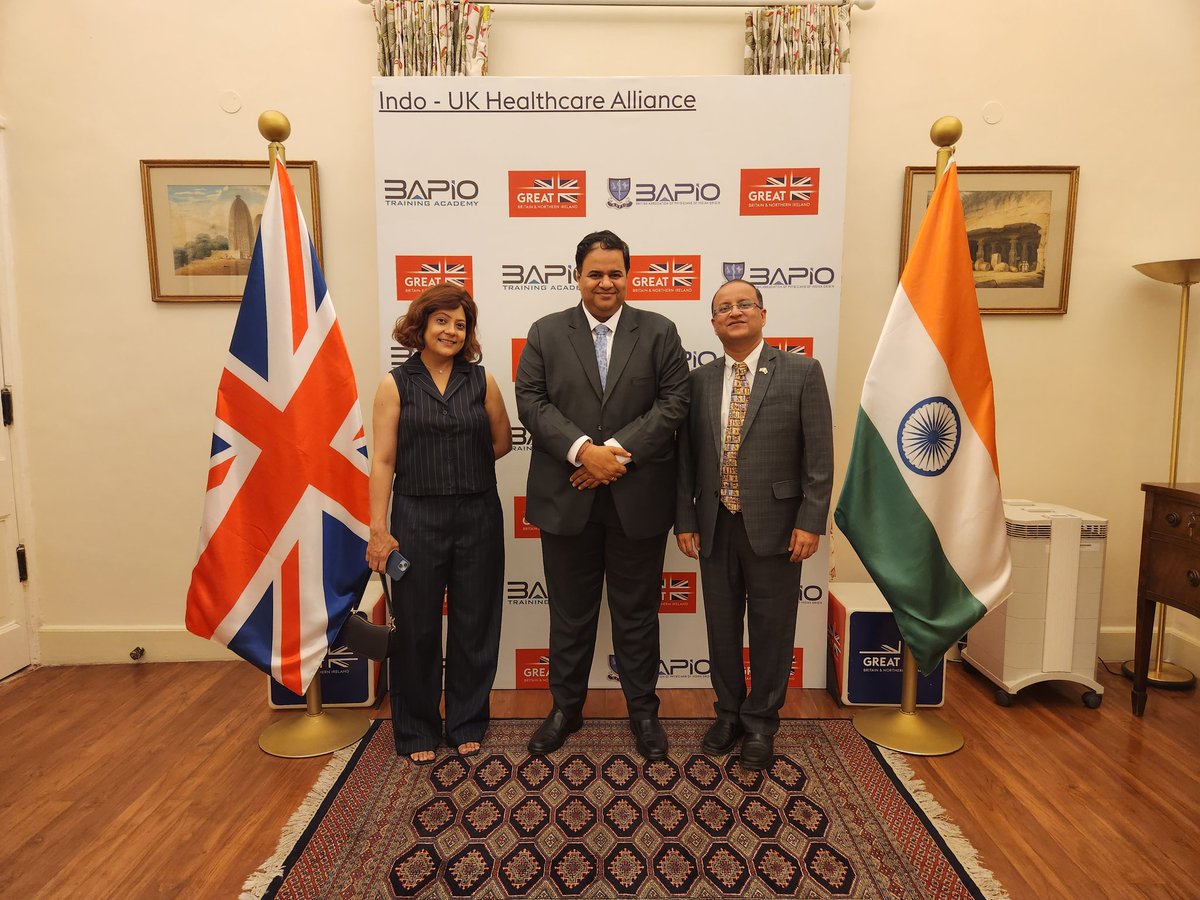Tamorishprof's tweet photo. Its an absolute delight to meet @chandruiyer at the launch of Indo UK Healthcare alliance led by @BapioTA at New Delhi. More power to #IndoUK Health Alliance @ParagSinghal09 https://t.co/T6NTArVlNn