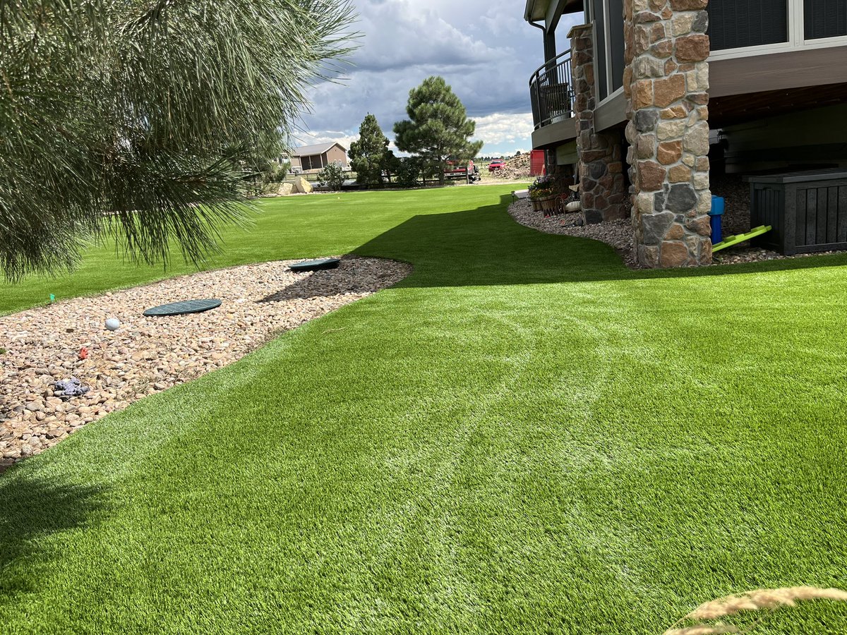 Go_Turf's tweet photo. Another large yard completed this week out in Parker, CO. We are staying in a roll. Another happy customer and we think the dogs enjoy it as well 😉 #yardturf #artificialturfinstallation #parkerturf #coloradoturf https://t.co/g0tdt4QOPE