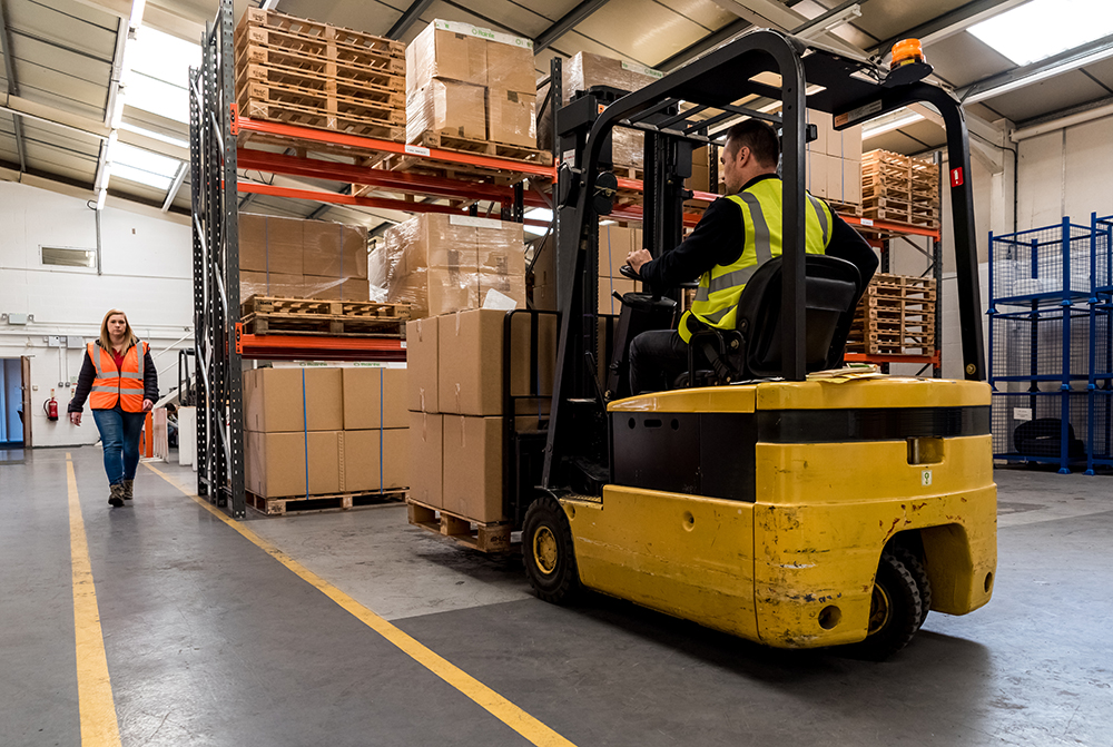 A top priority for anyone overseeing forklift use is ensuring that everyone is working safely. For managers, being able to recognise bad practice is vital, so you can spot and rectify problems before they lead to an accident. Here are some common examples: okt.to/VbdAwi