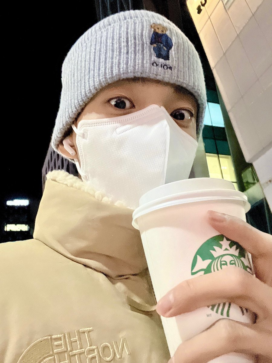 wtskwon's tweet image. DK as your best friend na dinadalhan ka ng coffee every time na nag-aaral ka