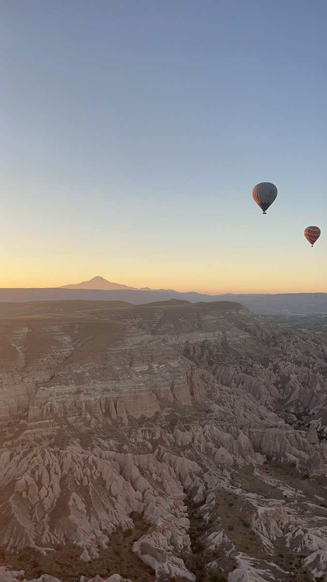 Misscarrollgeog's tweet photo. Hot air ballooning over Goreme, Cappadocia will forever be a life highlight 🎈✨ 

Shout out to @MrD_Foster for being a teacher too so we can do crazy things together in the 6 weeks holidays ❤️ https://t.co/fgQjy2urlE