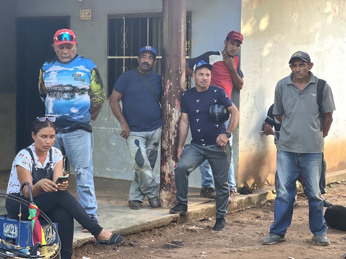 Minpescave2's tweet photo. Renovación de los Conppa, pesca sostenible, inicio de zafra continental, registro de pescadores en el Sistema Patria, fueron los puntos priorizados durante la asamblea en el El Baúl, municipio Girardot, estado Cojedes.
@NicolasMaduro
@Jcloyo
#GNBArmadosDePaz https://t.co/65NazsGWqk