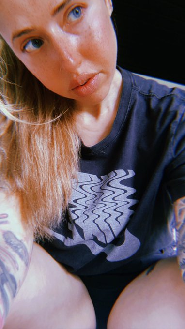 Me just now 🖤 https://t.co/WuQE43cfW8