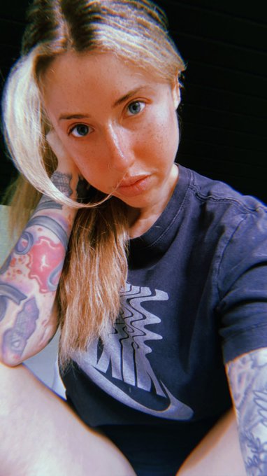 Me just now 🖤 https://t.co/WuQE43cfW8